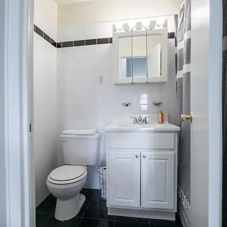Apartment Spectacular 2 Beds/2 Baths New York