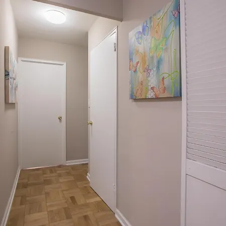 Spectacular 2 Beds/2 Baths Apartment *