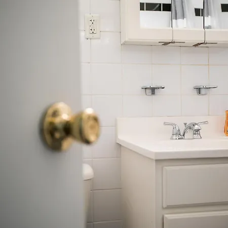 Spectacular 2 Beds/2 Baths Apartment *