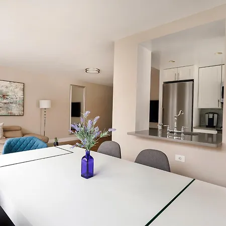 Luxury 3 Beds 2 Baths Apt In Prime Location Apartment *