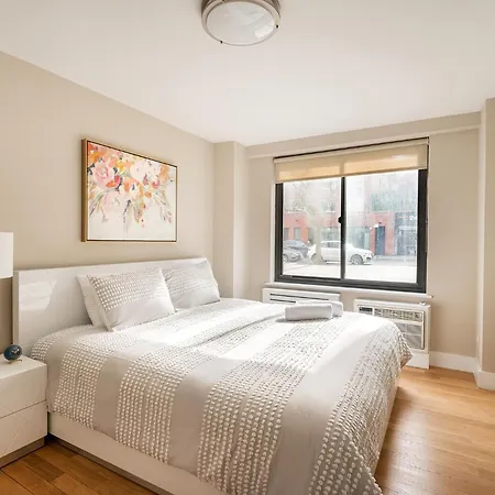 Luxury 3 Beds 2 Baths Apt In Prime Location New York