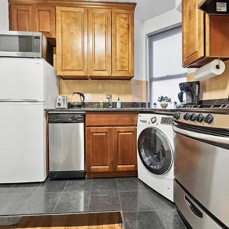 Apartment 2 Bedroom Cozy Next To Rockefeller Center *