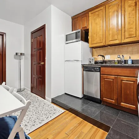 Apartment 2 Bedroom Cozy Next To Rockefeller Center New York