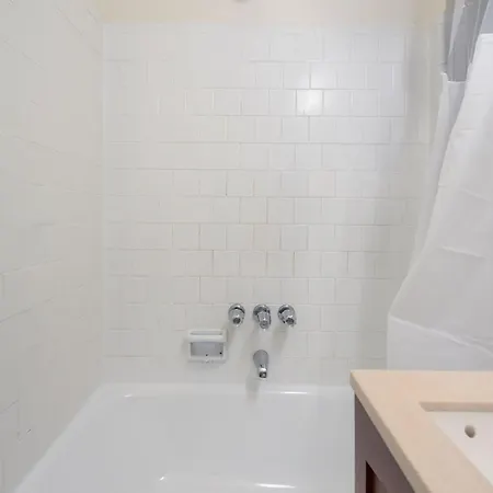 Apartment Stylish 3br With Modern Amenities New York