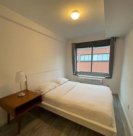 Bright And Comfy 2 Bedroom In East Side New York