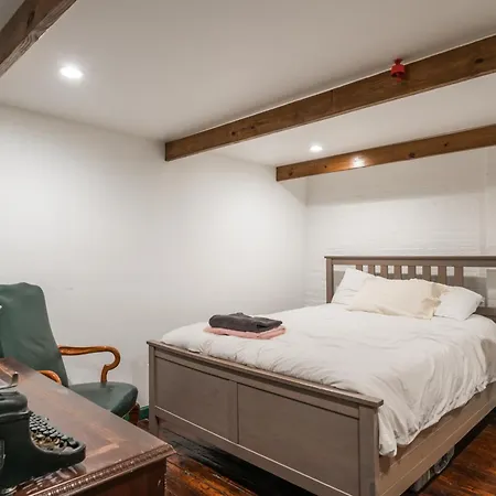 Williamsburg Boutique Loft Experience New York
