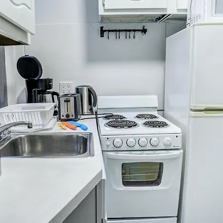 3 Bedroom Gorgeous In Hells Kitchen Apartment *