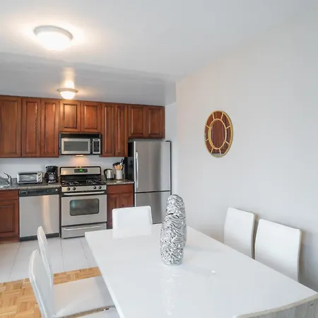 Apartment Gorgeous Getaway! 2 Bedroom Unit In Prime Location *