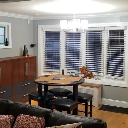 A Comfy Place In Queens * New York