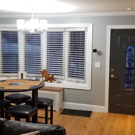 A Comfy Place In Queens
