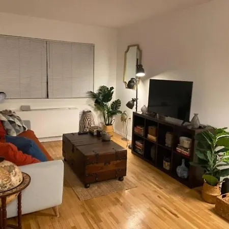 Cozy In Chelsea Apartment *