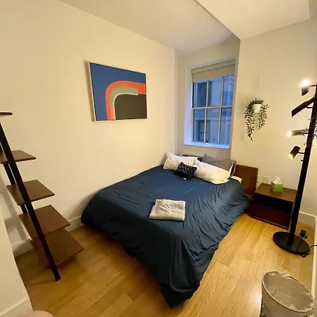 Apartment Street Gem 2bed 1bath *