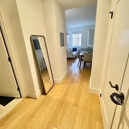 Apartment Street Gem 2bed 1bath