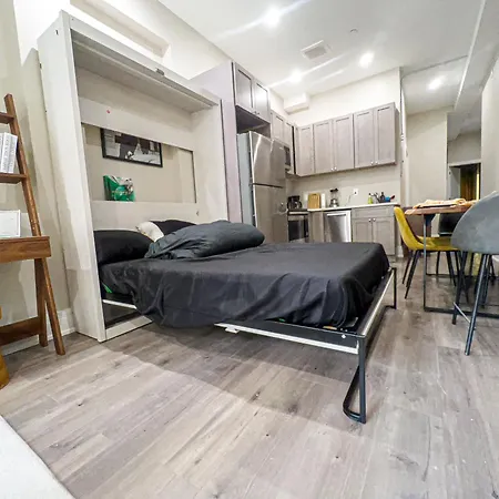 Charming 2br Bkyrd Near Williamsburg