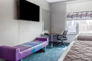 Hotel Umbrella Bronx *