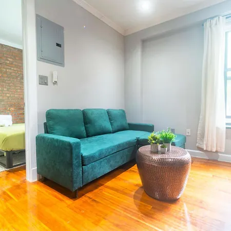 Stylish 2br In Manhattan New York