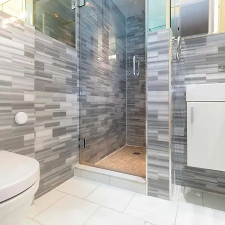 Apartment Stylish 2br In Manhattan