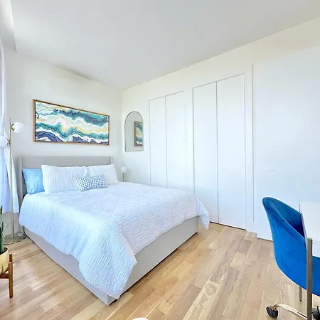 Apartment Large One Bedroom - Massive Private Terrace - Luxury Building - Williamsburg - Greenpoint *