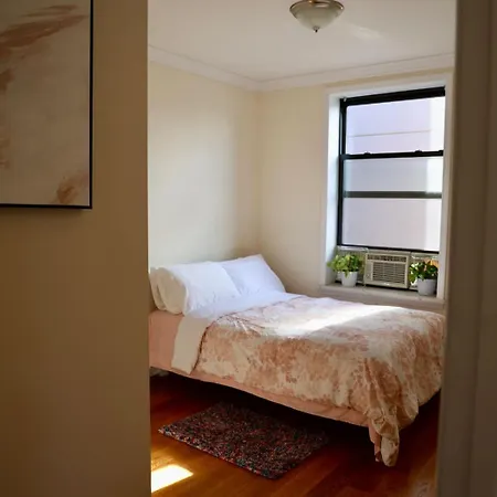 Modern In By Park Apartment
