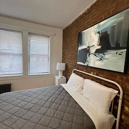 Modern In By Park Apartment