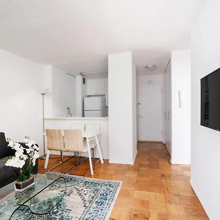 Stunning 2 Bd At Columbus Circle Apartment