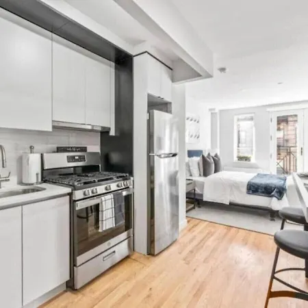 Stylish Studio At Ues Apartment *