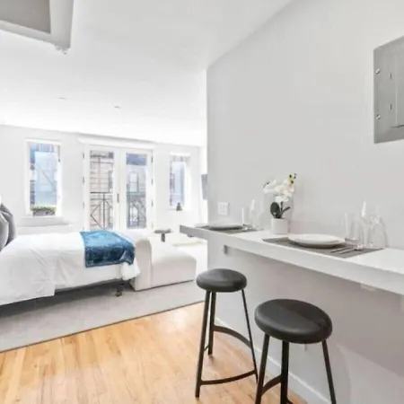 Stylish Studio At Ues Apartment *