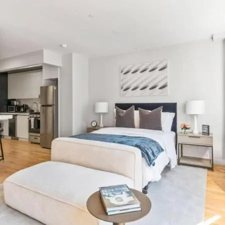 Stylish Studio At Ues New York