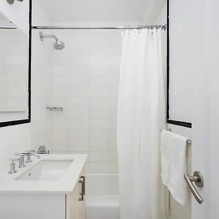 Excellent Studio At Upper East Side New York