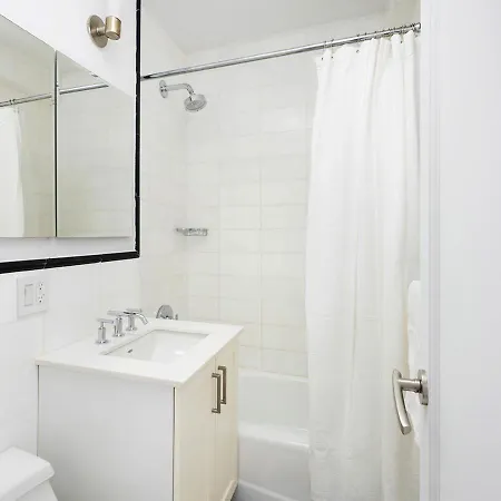 Excellent Studio At Upper East Side