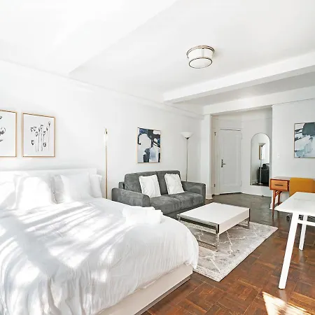 Excellent Studio At Upper East Side Apartment New York