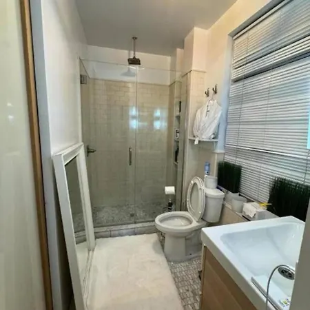 Tribecca Modern Brickwal 3br 2ba * New York
