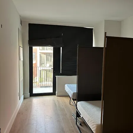 Shared Studio In Manhattan *