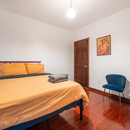 Lower East Side Vintage Cozy 2bedroom Apartment *