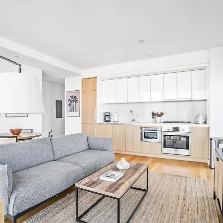 Apartment Stylish 2bd 2ba At Mid West New York