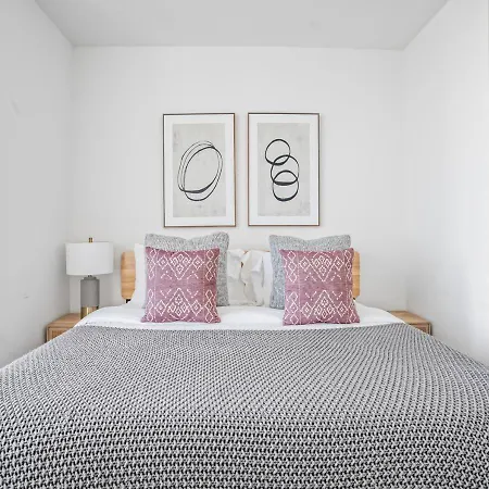 Stylish 2bd 2ba At Mid West Apartment New York