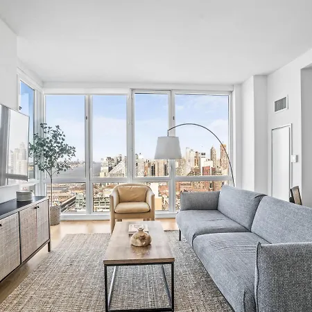 Stylish 2bd 2ba At Mid West New York