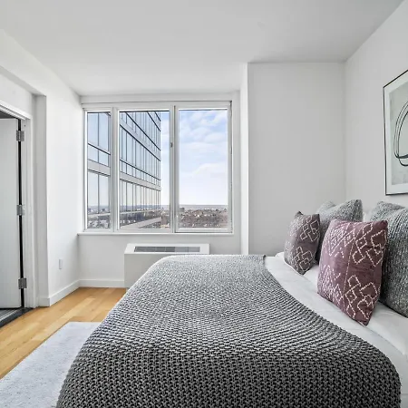 Apartment Stylish 2bd 2ba At Mid West New York