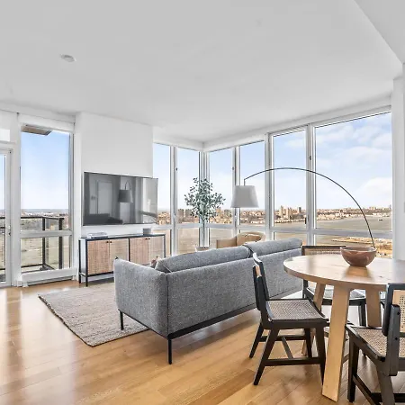 Stylish 2bd 2ba At Mid West * New York