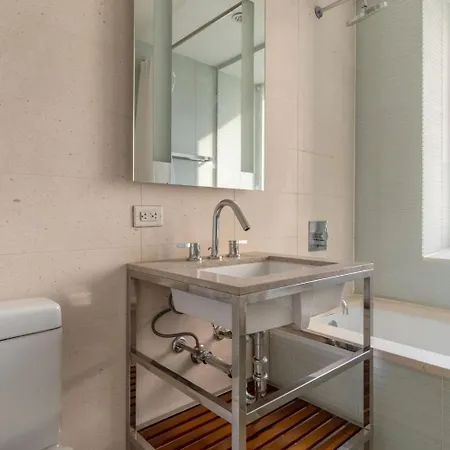 Midtown West 1br W Gym Wd Nr Bryant Park Nyc-1380 *