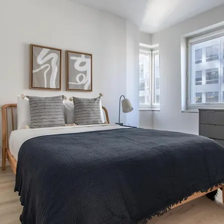 Apartment Midtown West 1br W Gym Wd Nr Bryant Park Nyc-1380 New York