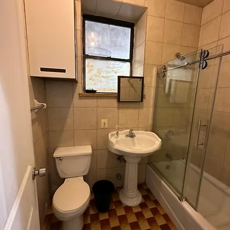Hudson Yard 408 Hostel New York