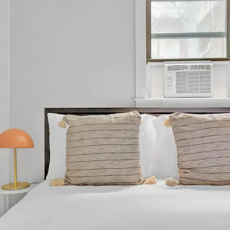 Hip W Village 1br W Wd Nr 1 Train Nyc-853 Apartment
