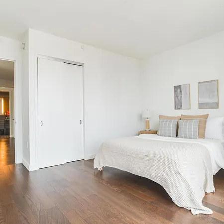 Lux Penthouse 2br 2 Bath Apartment *