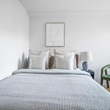 Apartment Family 3 Bedroom 1 Bath Getaway New York