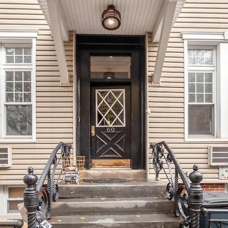 Greenpoint 1br W Wd Nr Mccarren Park Nyc-886 New York