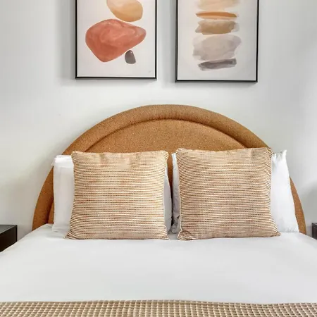 Greenpoint 1br W Wd Nr Mccarren Park Nyc-886 New York