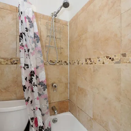Near Time Square Cozy 2br In Nyc Apartment