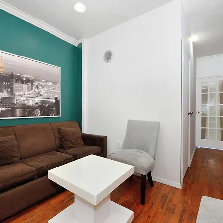 Near Time Square Cozy 2br In Nyc *