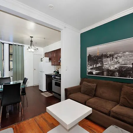 Near Time Square Cozy 2br In Nyc New York